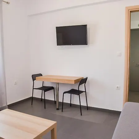 Tzoka's アパート アダマス