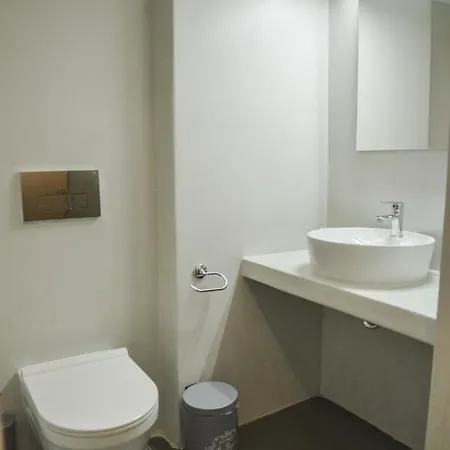 アパート Tzoka's