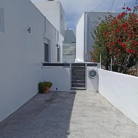 Tzoka's Daire Adamantas (Milos)